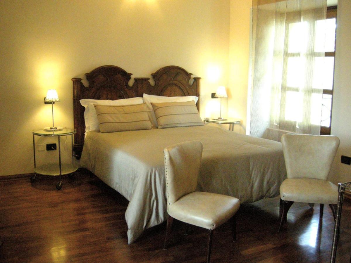 Villa Scati Bed And Breakfast Melazzo Rum bild